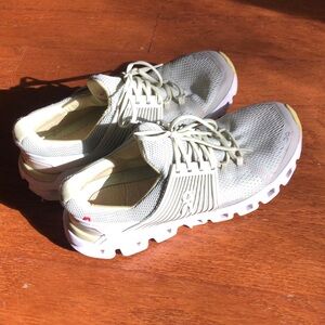 Light Green On Cloud Athletic Sneakers